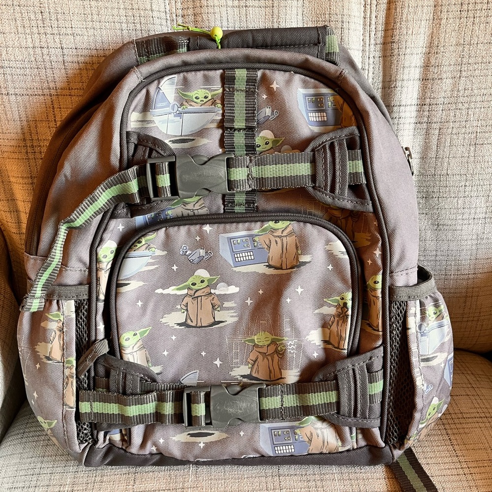 Pottery Barn Kids Star Wars Grogu Baby Yoda Glow-in-the-Dark‎ (15 In) Backpack